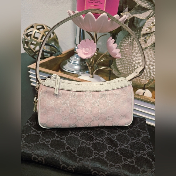 Gucci Monogram  Pochette Pink and Cream Shoulder Bag - Picture 4 of 15
